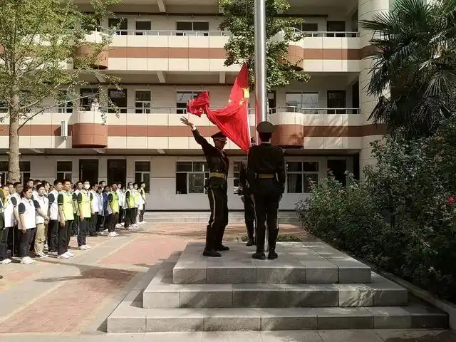 文明见细节,修养看言语—郑州市第二十中学升旗仪式掠影