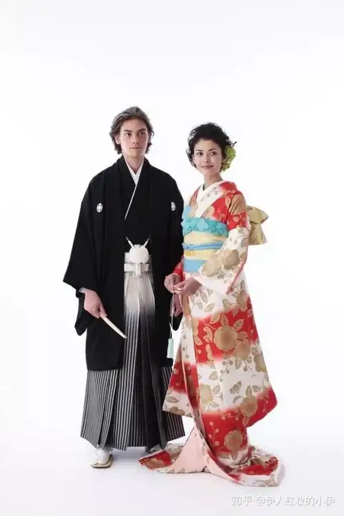 日本和服满大街国内汉服不敢出街