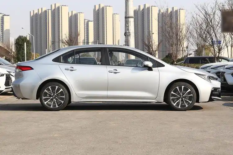 雷凌壁纸_雷凌_雷凌外观图片_8/4337张图片_雷凌水晶银/整车外观图片