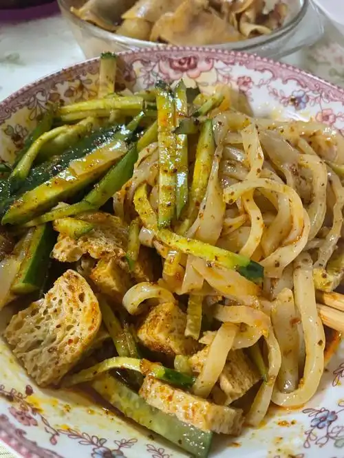 酿皮凉皮麻辣洋芋片