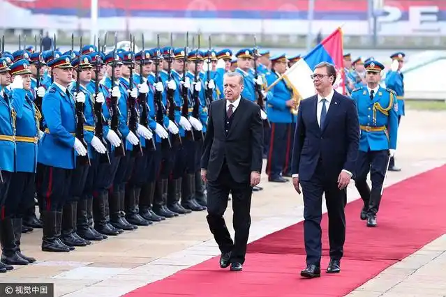 土耳其总统埃尔多安出访塞尔维亚 与塞总理武契奇会晤