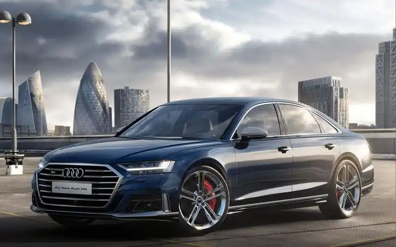 行政级旗舰轿车中的西装暴徒 2021款奥迪s8l车型配置解析