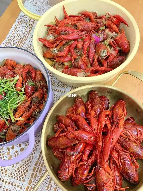 给妈妈做的宵夜集齐三种口味小龙虾