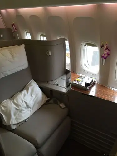 gaga游记-国泰航空东京洛杉矶头等舱飞行报告