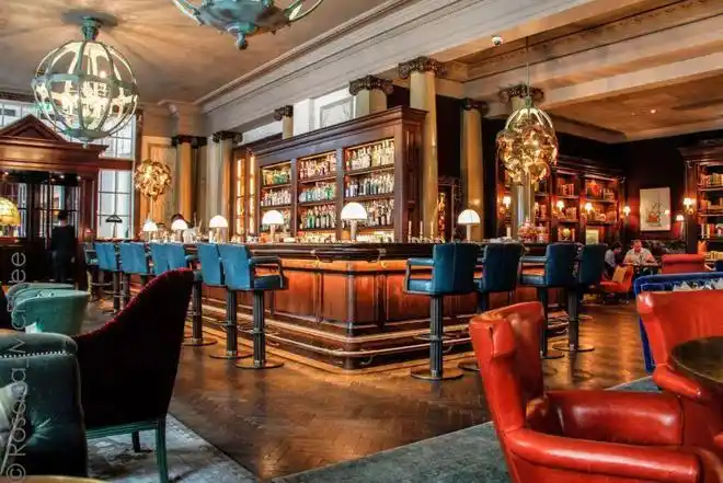 英国周末怎么喝盘点伦敦最有特色最好玩的那些小众酒吧去了就是赚到