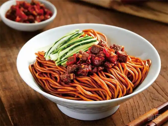 3小时慢熬牛肉酱干挑面图片