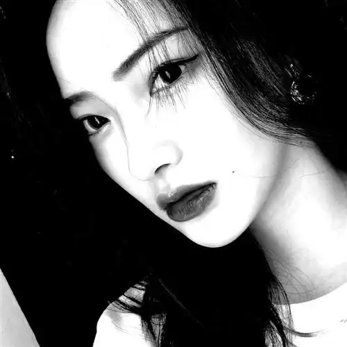 高清高冷黑白美女头像,静谧温馨不张扬的女人