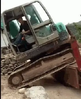 拖车 翻车 搞笑 你是新手吧