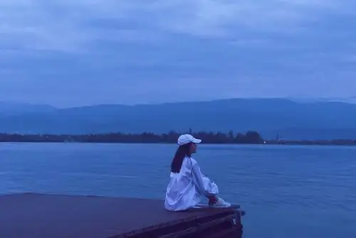 ","一个人看太寂寞,我陪你一起呀","你比风景更美","是崽崽背影,好绿