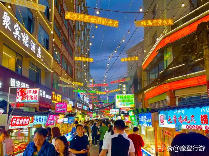 双桥美食夜市是昆明备受青睐的