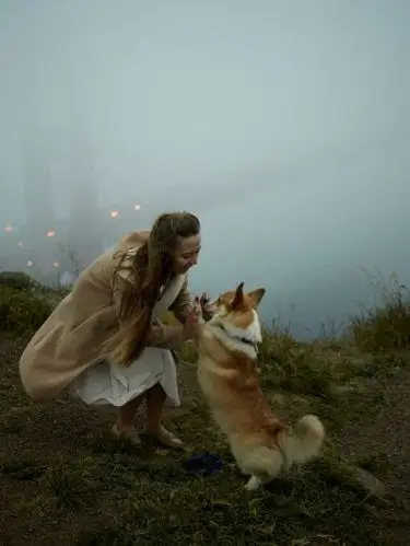 高清狗狗美女图片