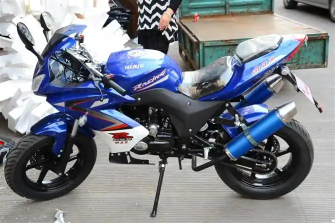 新款金鹰一代地平线150cc两轮个性摩托跑车