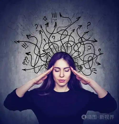 强调的女人有太多的想法