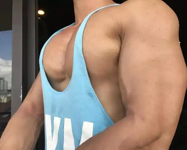 张戈健美:每一寸拉丝都写着自律,再大的胸肌都是一点一滴练