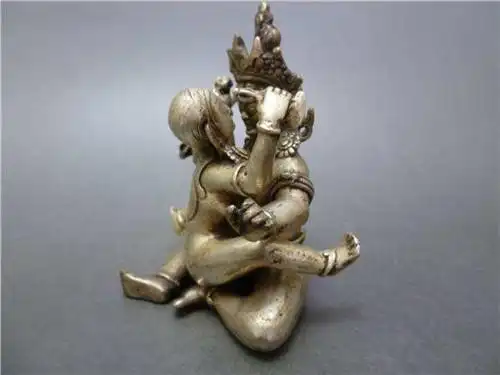 有双修佛像想现金收购哪里能鉴定