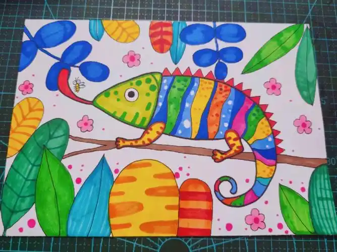 创意美术五彩变色龙