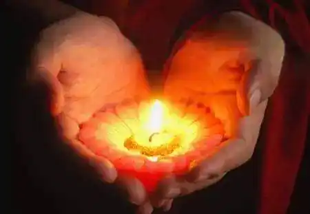 中元节点一盏心灯愿天堂的亲人不再孤冷