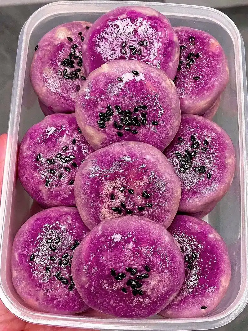 今天做个紫薯饼 ,紫薯馅香甜软糯,带 - 抖音