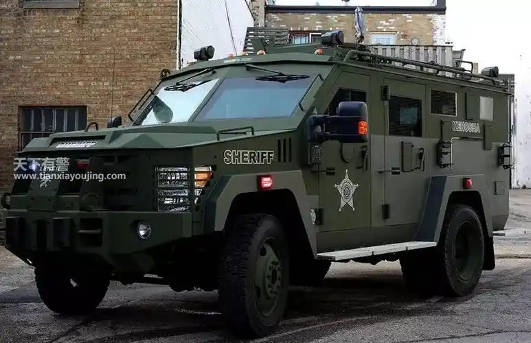 熊猫(bearcat)装甲车是马赛诸塞州的lenco工业公司设计制造,该公司