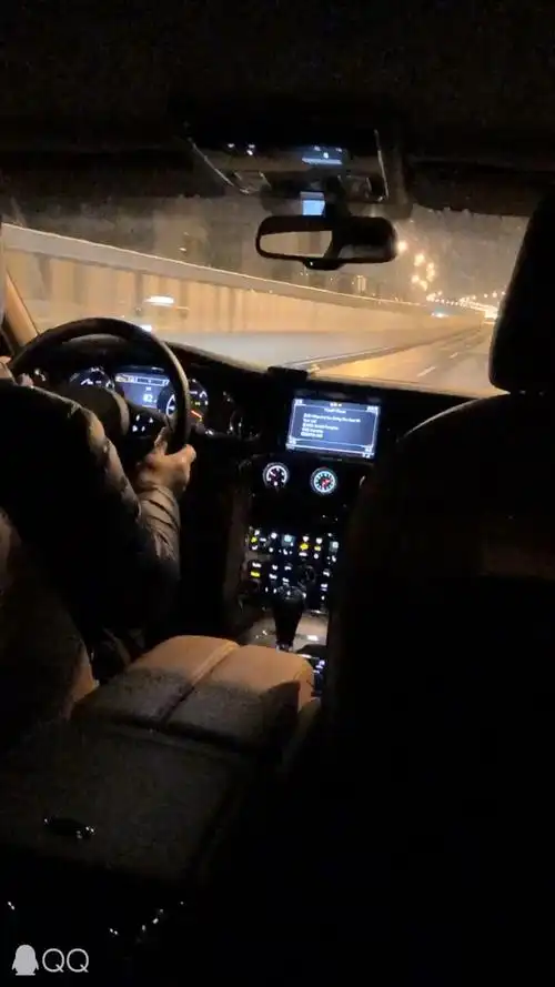 乘坐劳斯莱斯,迈巴赫,宾利这类的豪车是怎么样的体验?