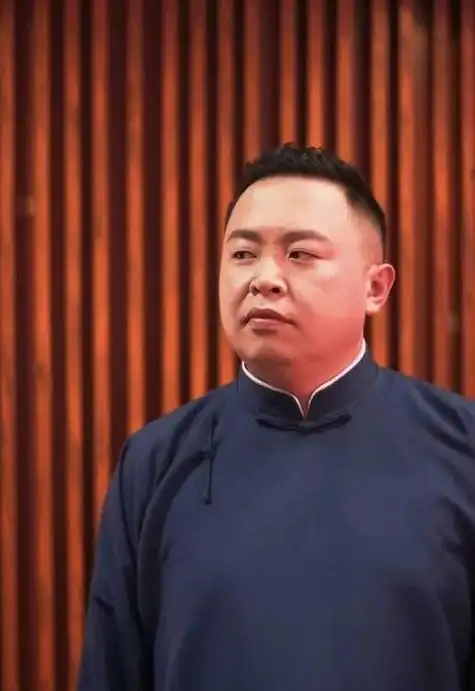 阎鹤祥秘鲁晒照,"寡妇失业"成德云社笑柄