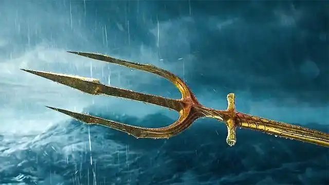猛男找到传说中的海王三叉戟号令海洋生物成为海洋霸主