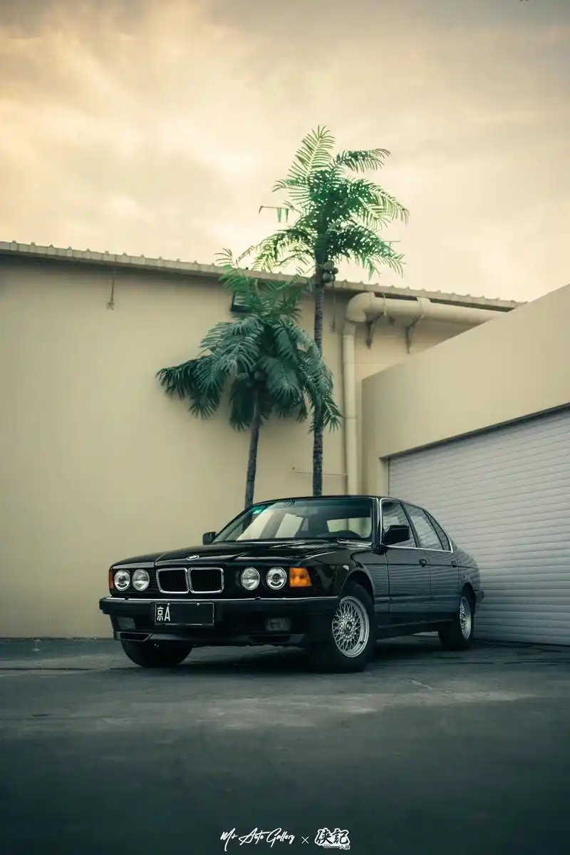 政哥的第二代七系|宝马e32.当篮球博主开始玩上老车 绝对够 - 抖音