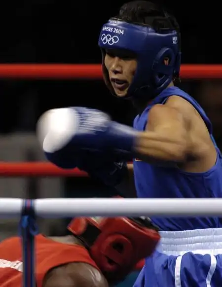 图文中国拳击选手刘渊无缘16强对抗古巴选手