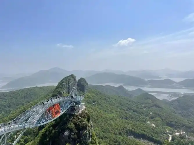 节假日出游难题的象山解法