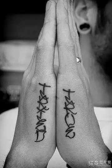 个性手掌纹身 时尚掌心和手掌侧边图案设计