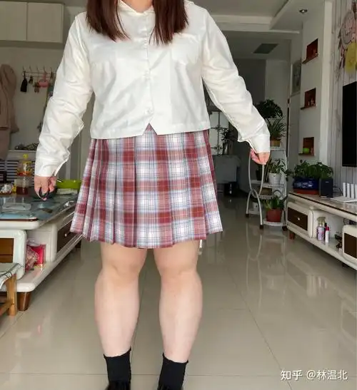 胖女孩能穿 jk 制服吗? - 知乎