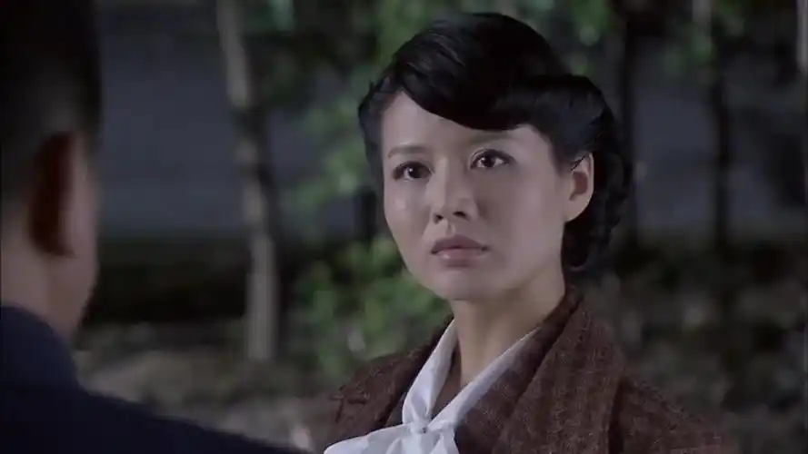 孤雁李梅深夜赴宴关云飞带其进入废弃仓库