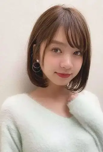 大圆脸女生适合内扣发型吗 女生齐肩内扣发型打造