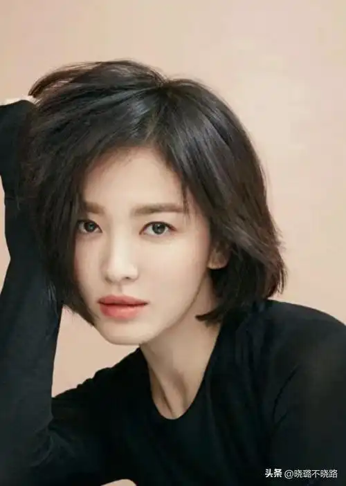 瞧宋慧乔有多美|减龄|短发|卷发|模特|齐刘海_网易订阅