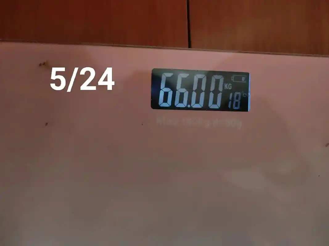 最近每天都掉0.05公斤,终于到66公斤了. 今天 - 抖音