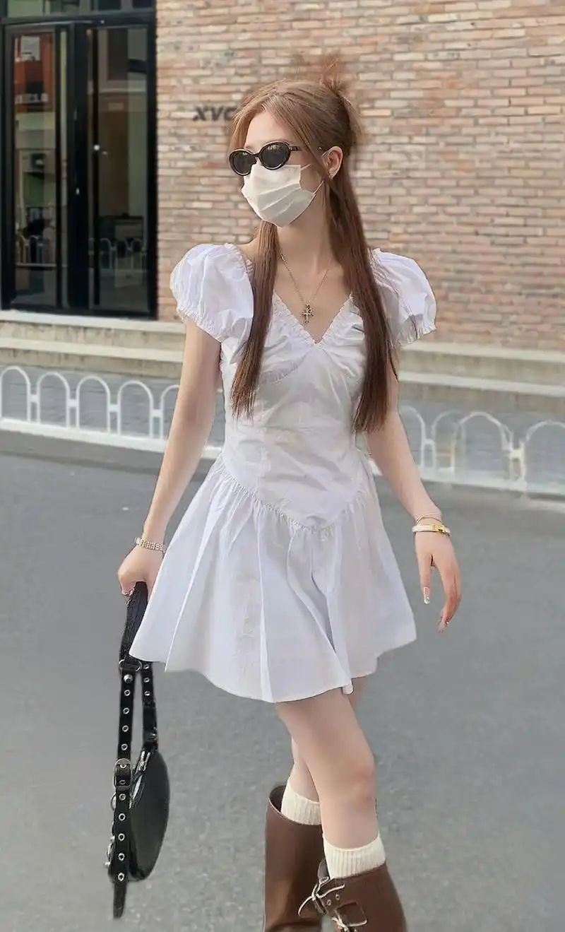 ootd‖法式小白裙太美啦!气质褶皱露背v领法式连衣裙, v - 抖音