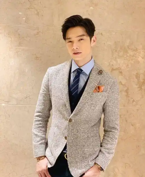 飞轮海"四缺一",吴尊晒与辰亦儒汪东城合照,唯独缺了炎亚纶_组合_活动