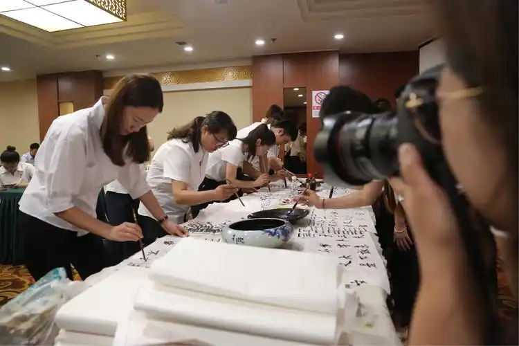 传承艺术瑰宝 丰富文化内涵 --辽宁分公司举办书画摄影培训班