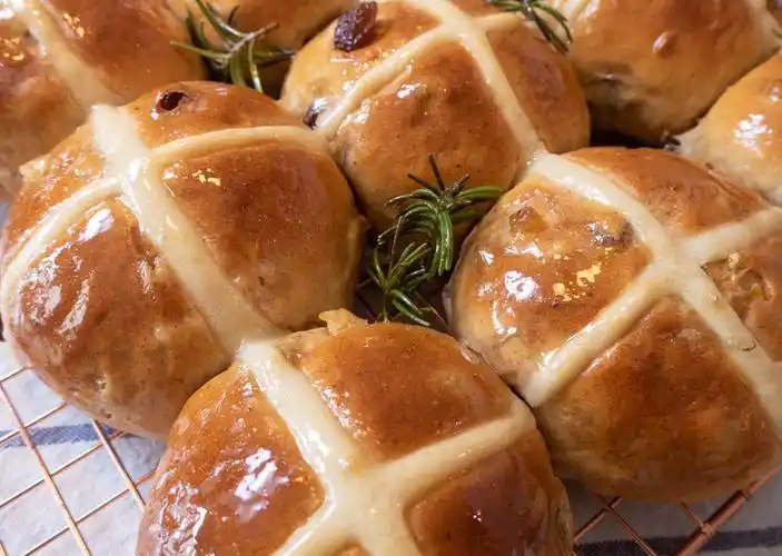 hot cross buns