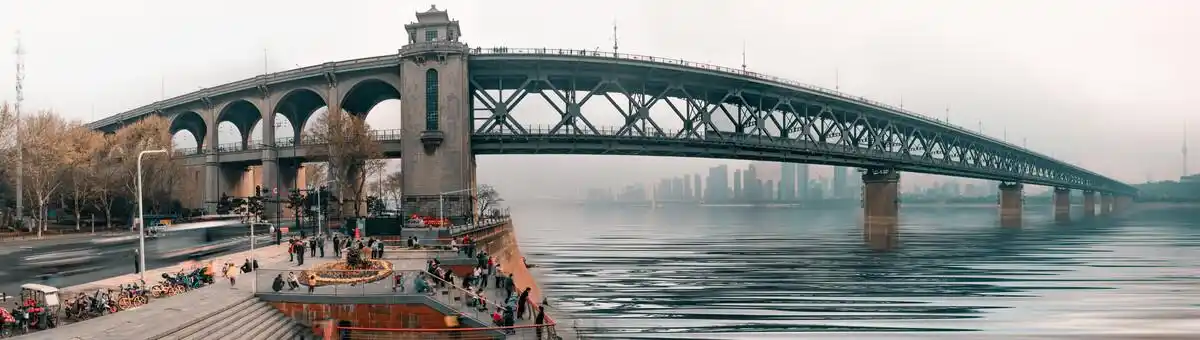 武汉长江大桥全景