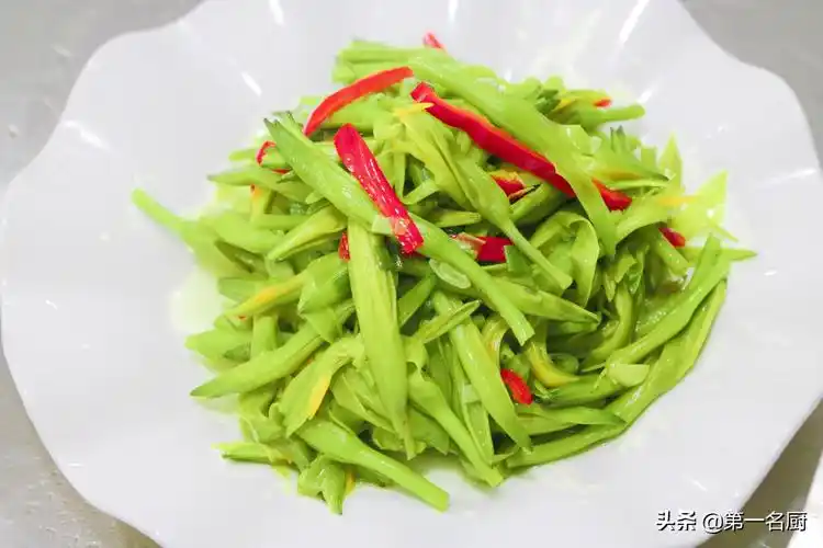 【清炒黄花菜】