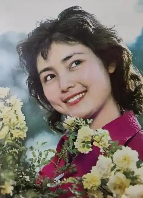 《红牡丹》姜黎黎:嫁汪宝生,婚后身患重病,如今过得咋样