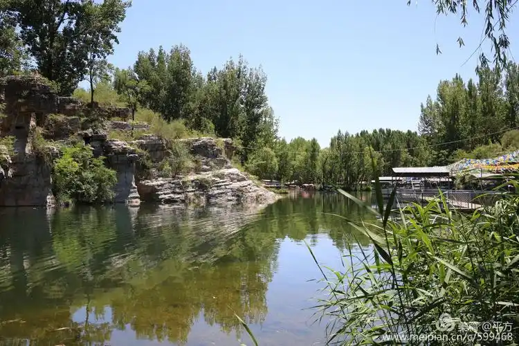 保定市满城区龙门峡谷一角