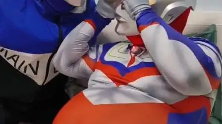 胖奥特曼做核酸检测