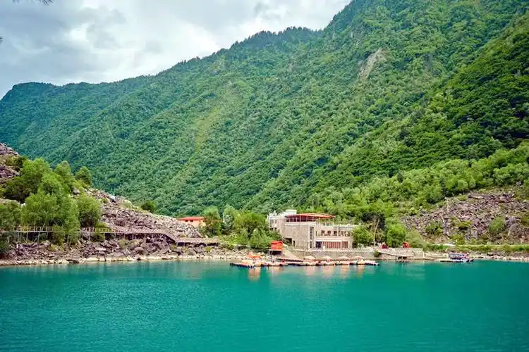 茂县叠溪松坪沟景区清凉游受热捧