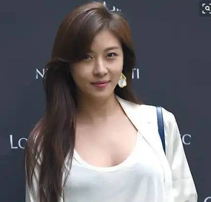 色即是空女主河智苑女神气质满满尽显高挑身材