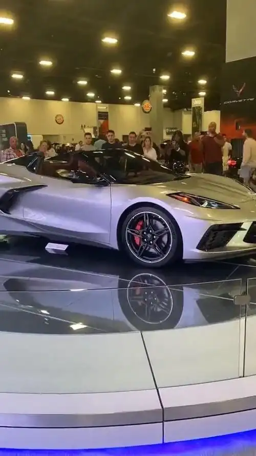 仅需七万元就可以开上五菱宏光c8,还不赶快行动