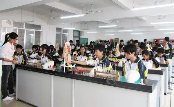 梧州市苍海高级中学