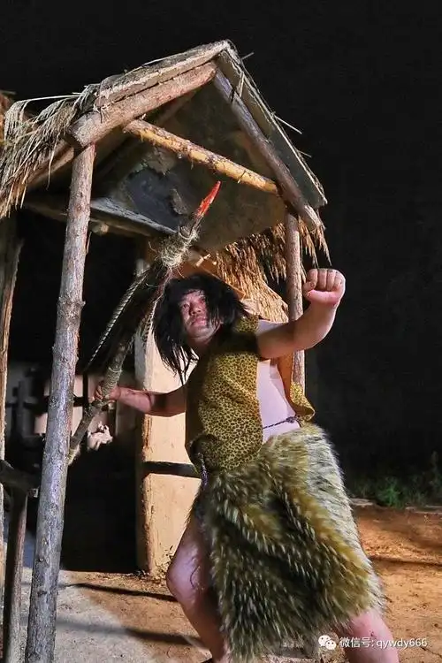 庆阳首部原始部落mv《南佐村落,夯土下的诉说》,野人来了!