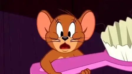 猫和老鼠:杰瑞给小灰鼠梳头发,结果有根呆毛怎么都梳不好